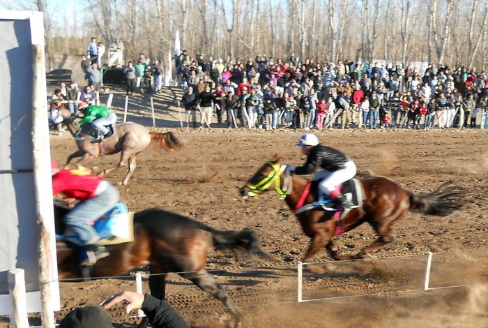 carreras-caballo-25-de-mayo-1