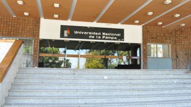 unlpam_escalinata
