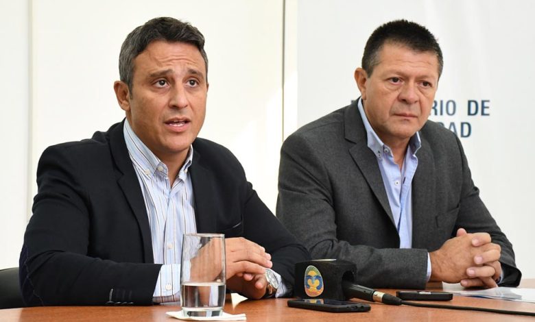 ayala-gonzalez-policias2
