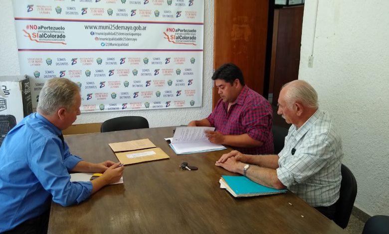 SE ABRIERON LOS SOBRES DE LA LICITACIÓN DE MAQUINARIAS E IMPLEMENTOS PARA MANTENIMIENTO DEL CAMPO DE JUEGO DEL POLIDEPORTIVO