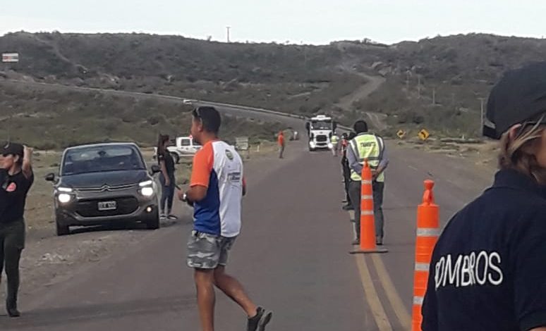 AUTORIDADES MUNICIPALES, PERSONAL DE SEGURIDAD Y VECINOS SALIERON A LA RUTA A PREVENIR PARA EVITAR ACCIDENTES