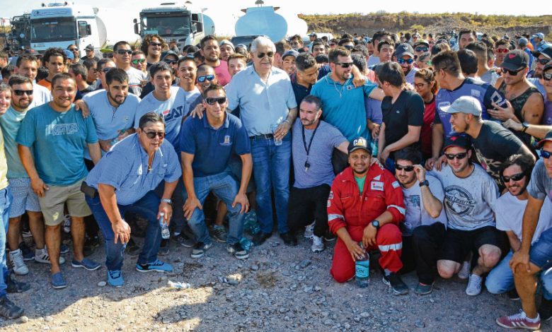 El sindicato petrolero baja a los yacimientos por los despidos masivos. Asamblea en Catriel