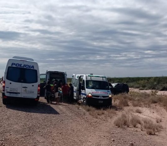 Vuelco en ruta 20, cerca de 25 de Mayo