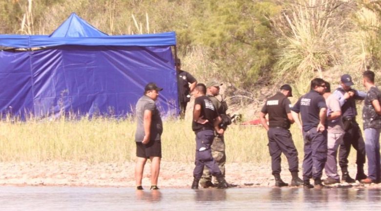 Ultimo momento!!! Encuentran el cuerpo de una mujer en la costa del río. Un detenido