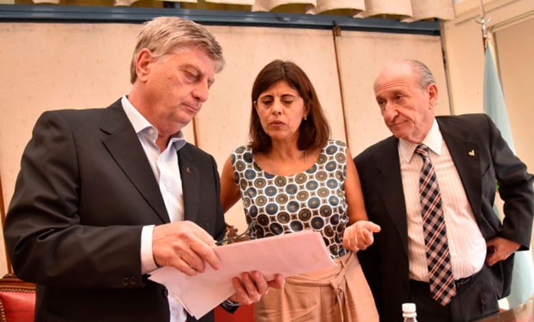 El gobernador advierte que la cuarentena no terminará a fin de mes