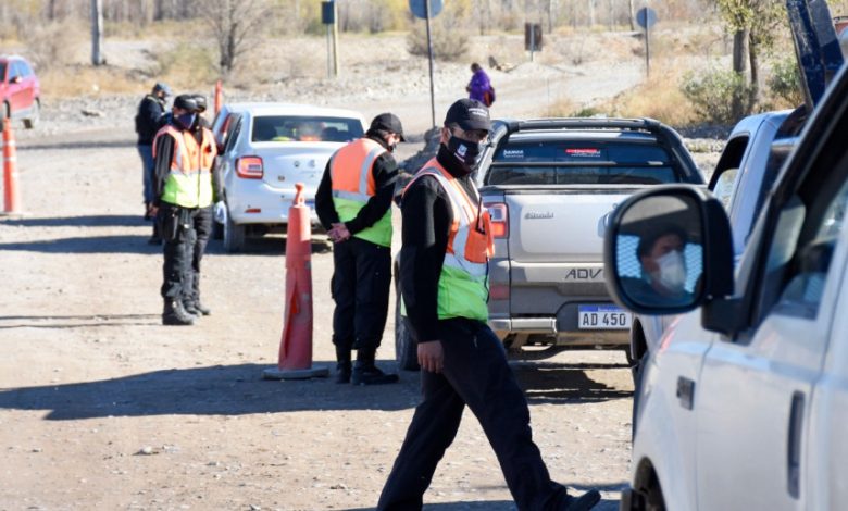 Una cadena de contagios derivó en restricciones entre Rio Negro y Neuquén