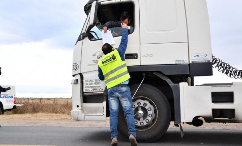 Ahora obligan a los camioneros que vuelvan a La Pampa a permanecer aislados