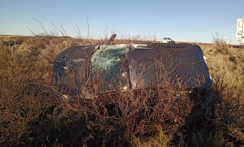 Ruta 151. Viajaba de Neuquén a San Juan y volcó