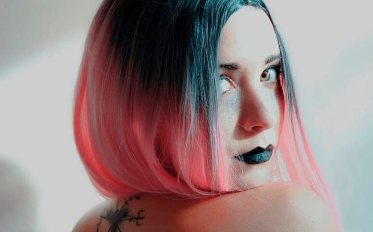 Liz, la pampeana que se fugó de la colonia menonita y ahora es fotógrafa