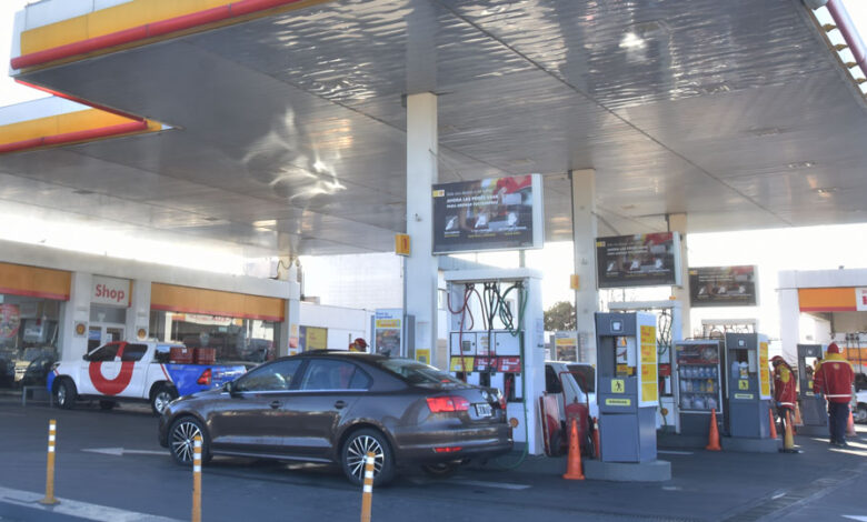 Shell, Puma y Axion también subieron los precios de naftas y gasoil