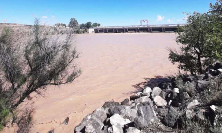 El Rio Colorado tiene en vilo a la comunidad de 25 de Mayo