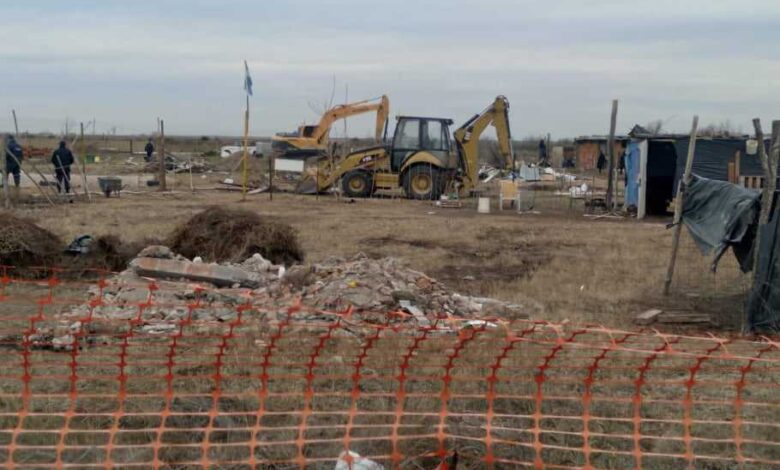 Catriel: Por denuncia del DPA, la justicia desalojó asentamiento cerca del Río Colorado