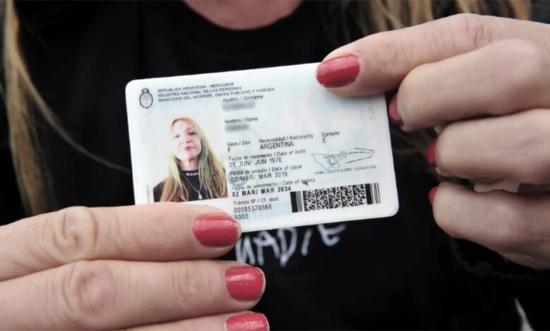Desde hoy, las personas no binarias podrán elegir «X» en el DNI
