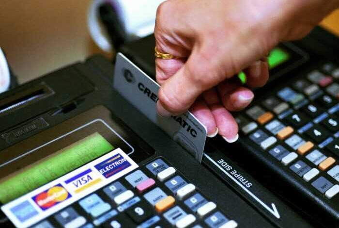 Más cambios para los comercios que cobran con tarjeta: las compras con débito se acreditarán al día hábil siguiente