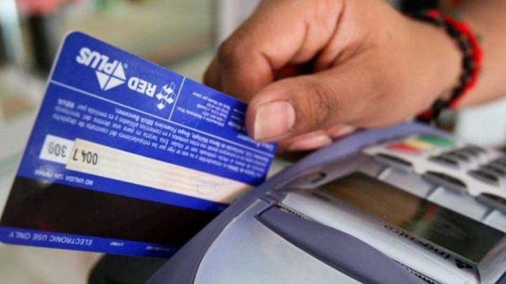 Ya rige el aumento de 70% en el reintegro para compras con tarjeta de débito para jubilados y AUH