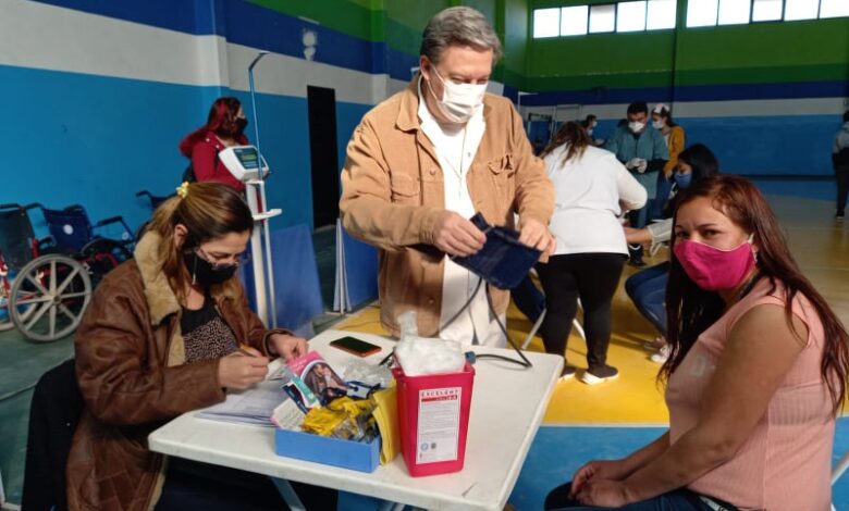 Covid/Catriel: 1 fallecido, 4 altas, 19 nuevos, total: 70. Este viernes se vacuna a mayores de 18 años