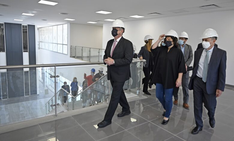 La ministra Vizzotti anunció 16 millones de dólares para equipamiento del nuevo hospital