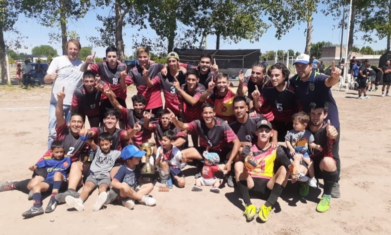 La «Vieja Cleta» el campeón invicto de la Liga Independiente