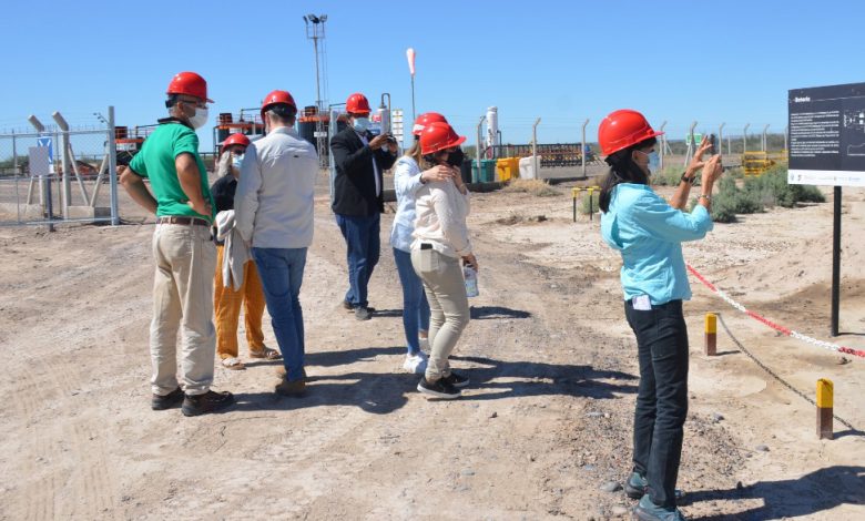 25 de Mayo: recorrido turístico por la producción petrolera