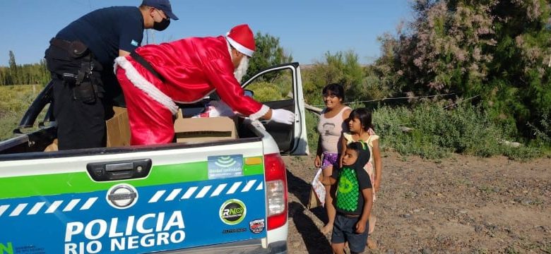 Policías solidarios en Peñas Blancas y Valle Verde
