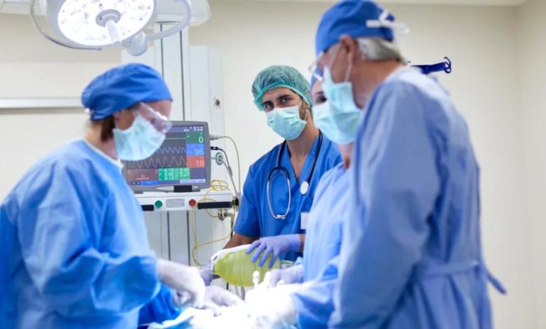 Ómicron: en los últimos 15 días, el aumento de muertes superó el 300%