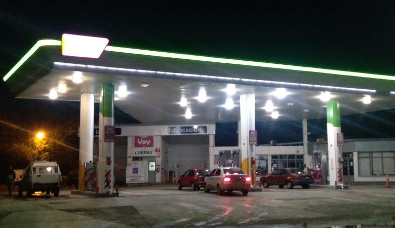 Catriel: en plena avenida céntrica, motochorros asaltan a encargado de estación de servicios