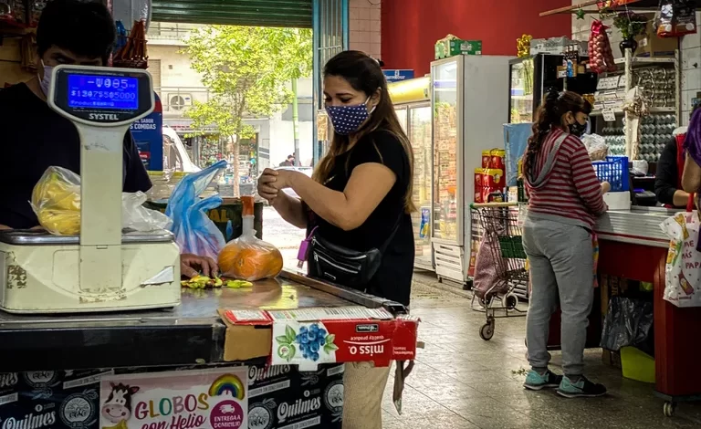 Empleados de comercio: cuánto van a cobrar en abril y por qué puede ser menos de lo que percibieron en marzo