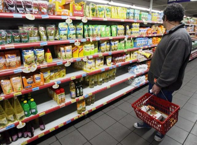 Una familia necesita $89.690 para no ser pobre
