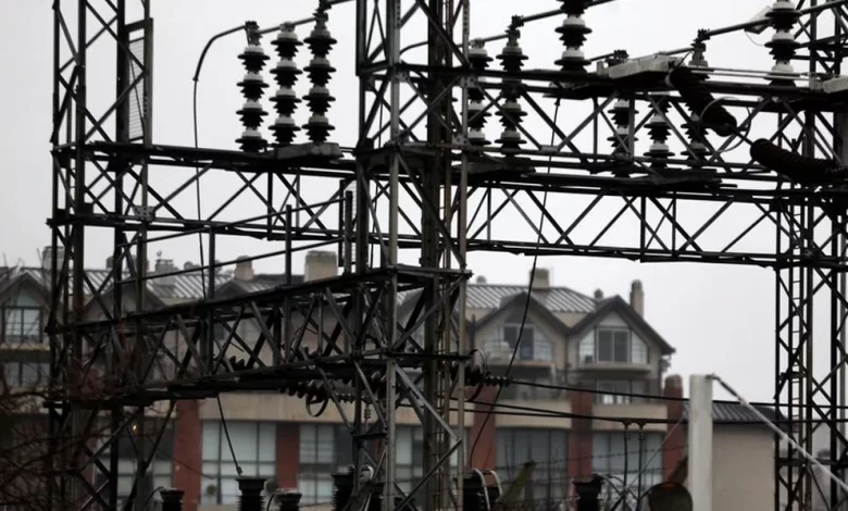 Tarifas de electricidad: el Gobierno autorizó subas de hasta 73% para grandes usuarios