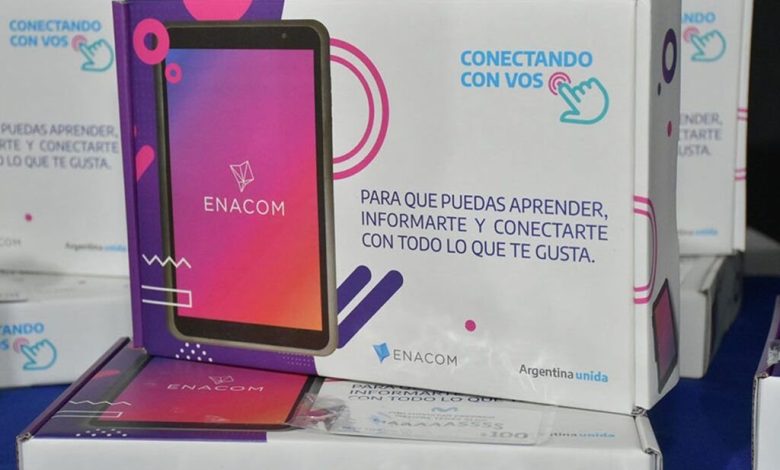 25 de Mayo-Municipio hizo entregas de Tablets plan «conectado con vos»
