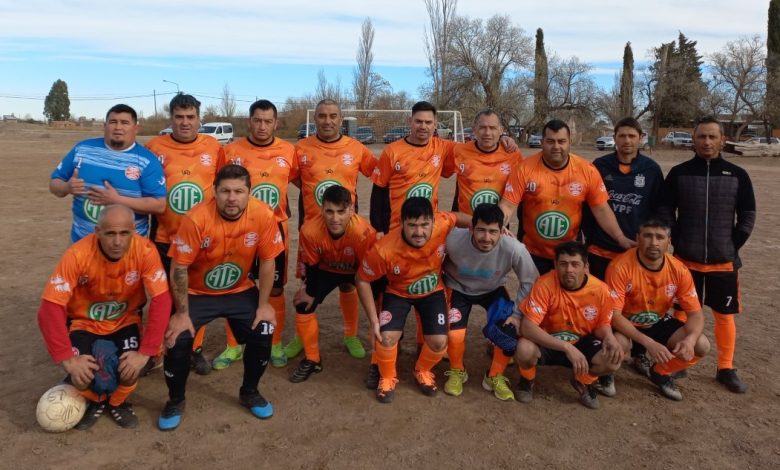 Liga Senior-La Vieja Escuela marcha como líder en soledad