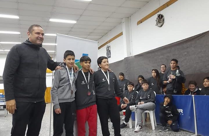 Destacada actuación del Tenis de Mesa Veinticinqueño en Santa Rosa