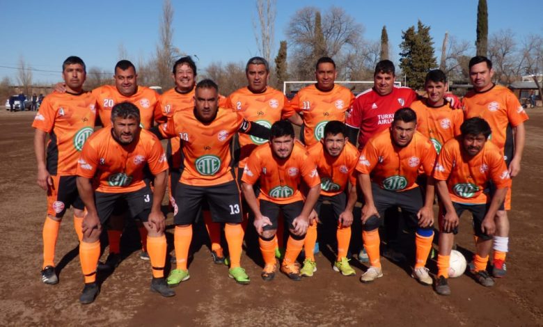 La Liga Senior «a todo o nada» busca campeón en la +38 y dura pelea en la +50