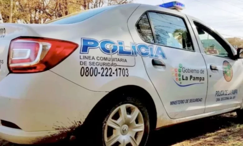 Lo abandonó desnudo en la ruta para escarmentarlo
