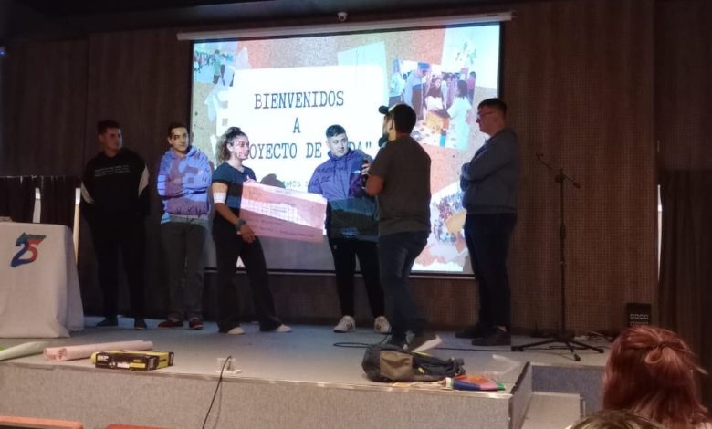 Exitosa Feria Estudiantil organizada por la Agencia Juvenil