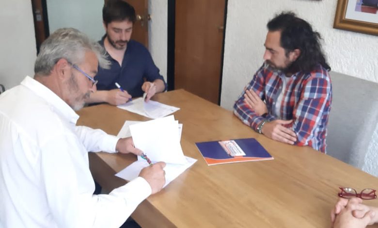 Firma de contrato de obra: «Extensión de Suministro de Agua Potable y Conexiones Domiciliarias»