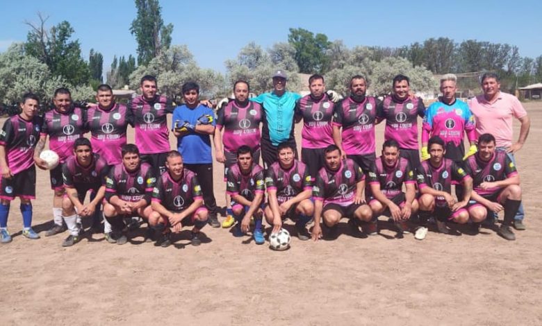 Liga de Veteranos-La Vieja Escuela y Los Amigos lideran en sus categorías