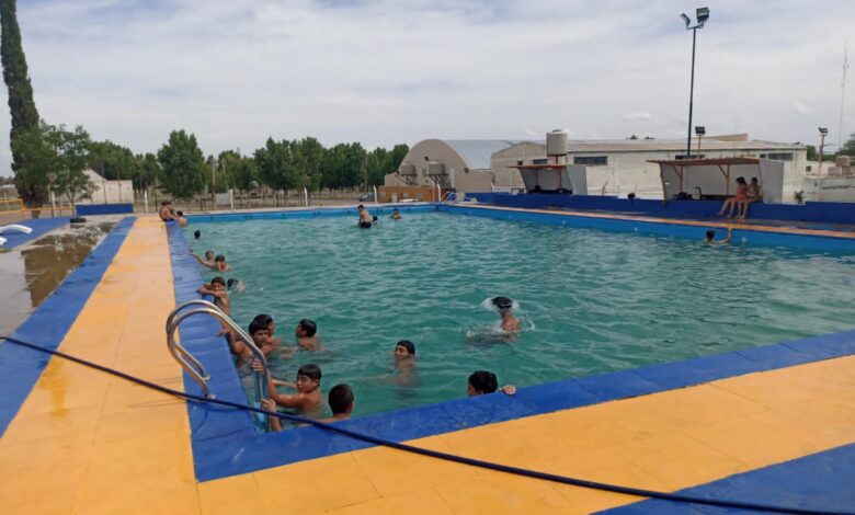 La jornadas de pileta Municipal arrancaron todo en 25 de Mayo
