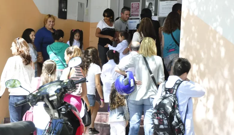 Incorporan 45 minutos más de clase en 45 escuelas primas de La Pampa