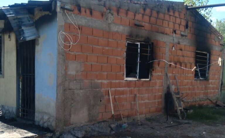 Robo e incendio en una vivienda en las afueras de Catriel