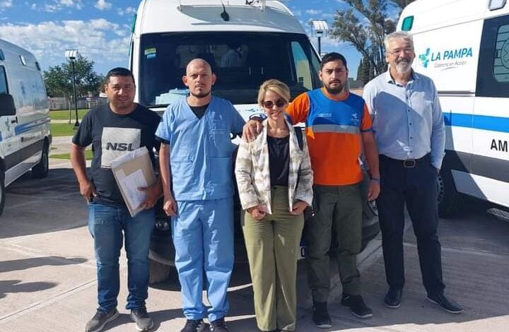 Abeldaño presente en la entrega de la nueva ambulancia para el hospital local