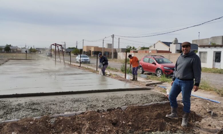 25 de Mayo-Comenzó la construcción del Playón Deportivo de las 60 Viviendas