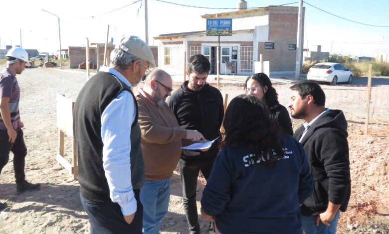 Recorrida de Personal de Nación en la red de agua de barrios de 25 de Mayo