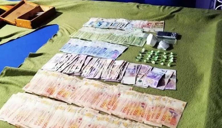 Detenidos y secuestro de drogas en 25 de Mayo y Santa Rosa