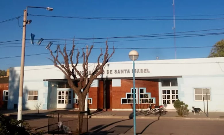 Insólito: perros impiden recoger los residuos en Santa Isabel