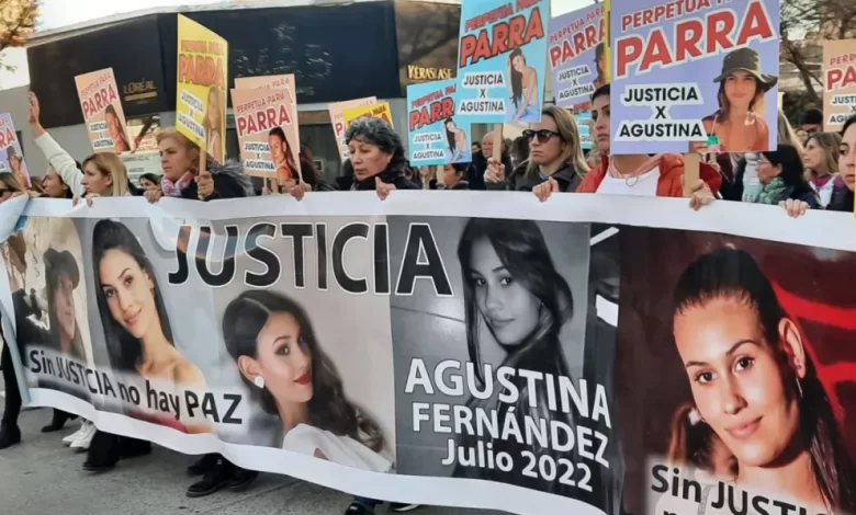 Multitudinaria marcha pidiendo justicia por el femicidio de Agustina