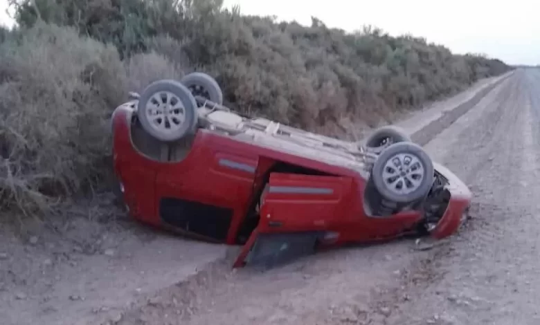 Volcó cerca de Peñas Blancas y le robaron todo