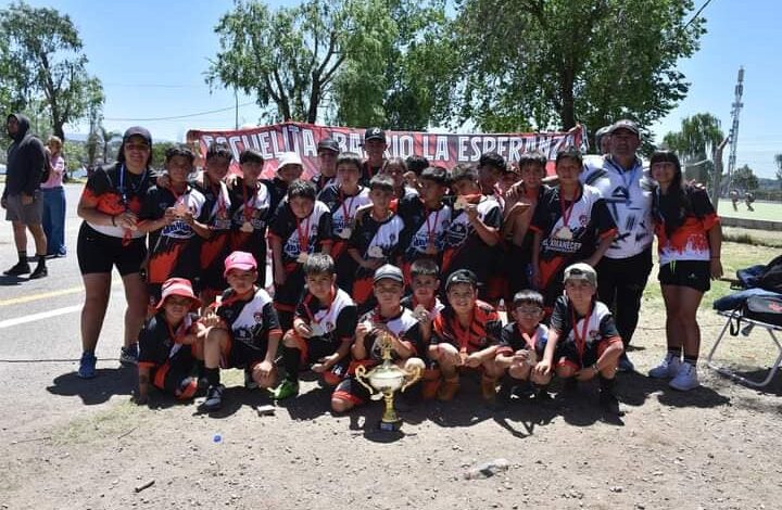 Escuela de Futbol B° Esperanza presente en el torneo «Jugamos todos»