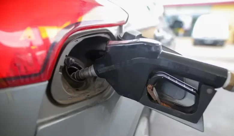 Las empresas petroleras anticipan nuevos aumentos en el precio de los combustibles