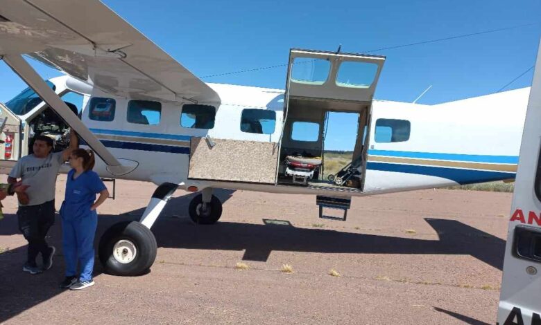 Volcaron cerca de Catriel y los trasladan en avión sanitario a Buenos Aires